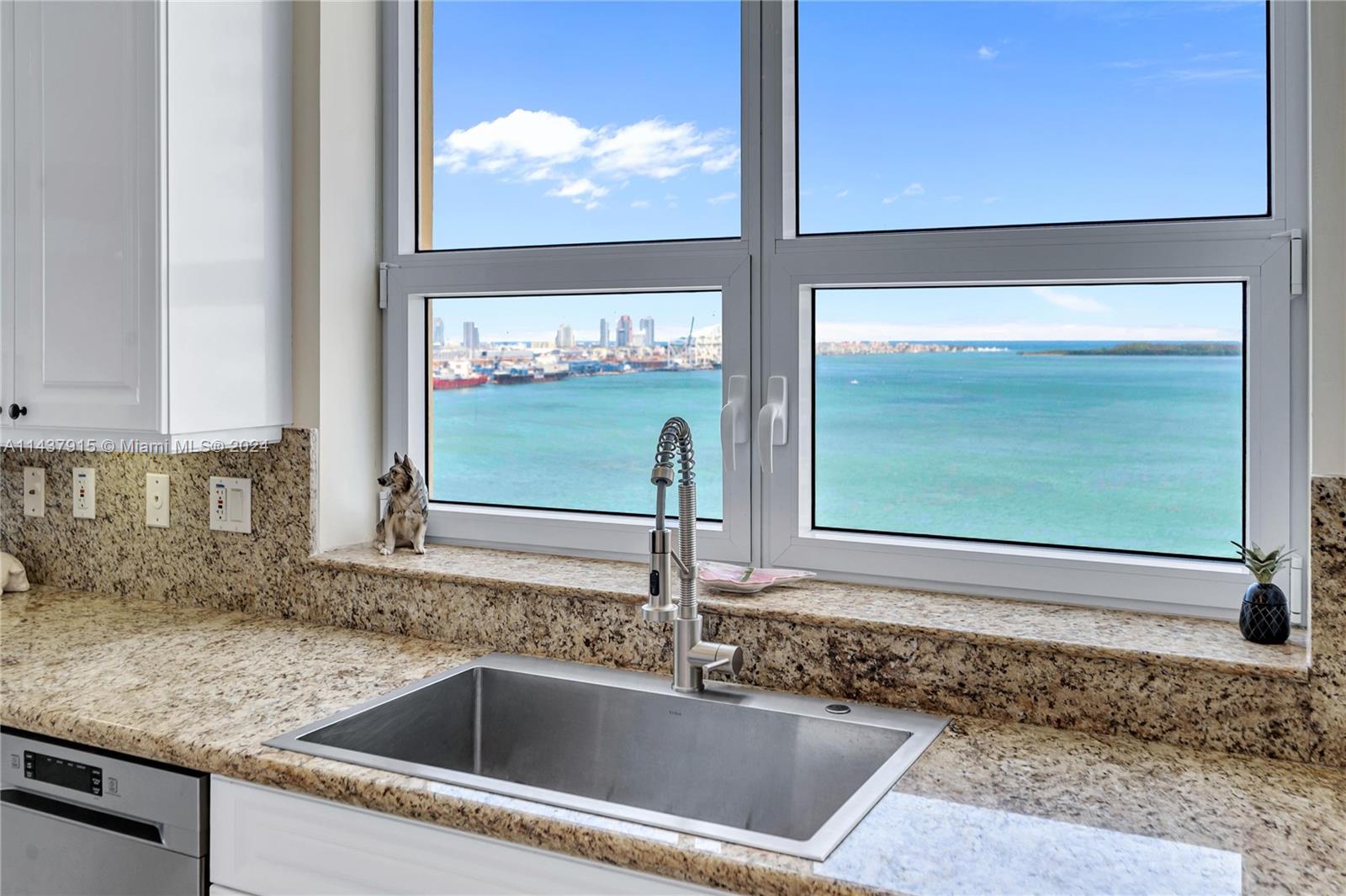 THREE TEQUESTA POINT COND - Residential