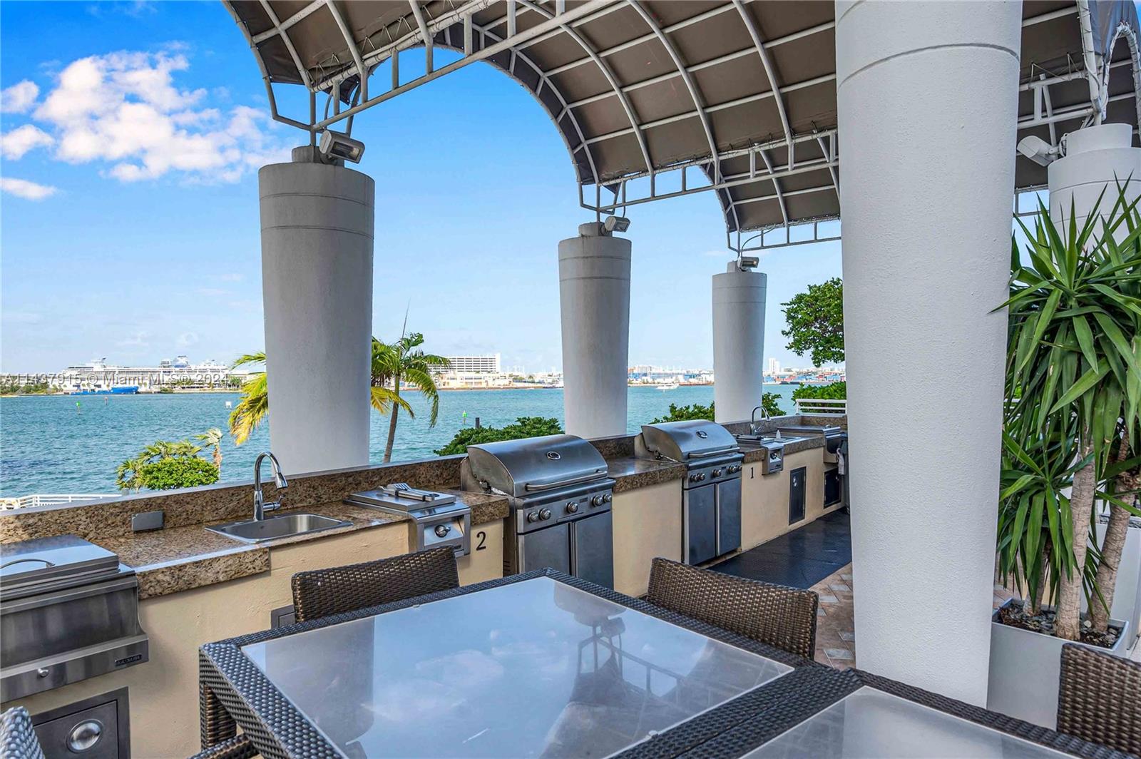 THREE TEQUESTA POINT COND - Residential