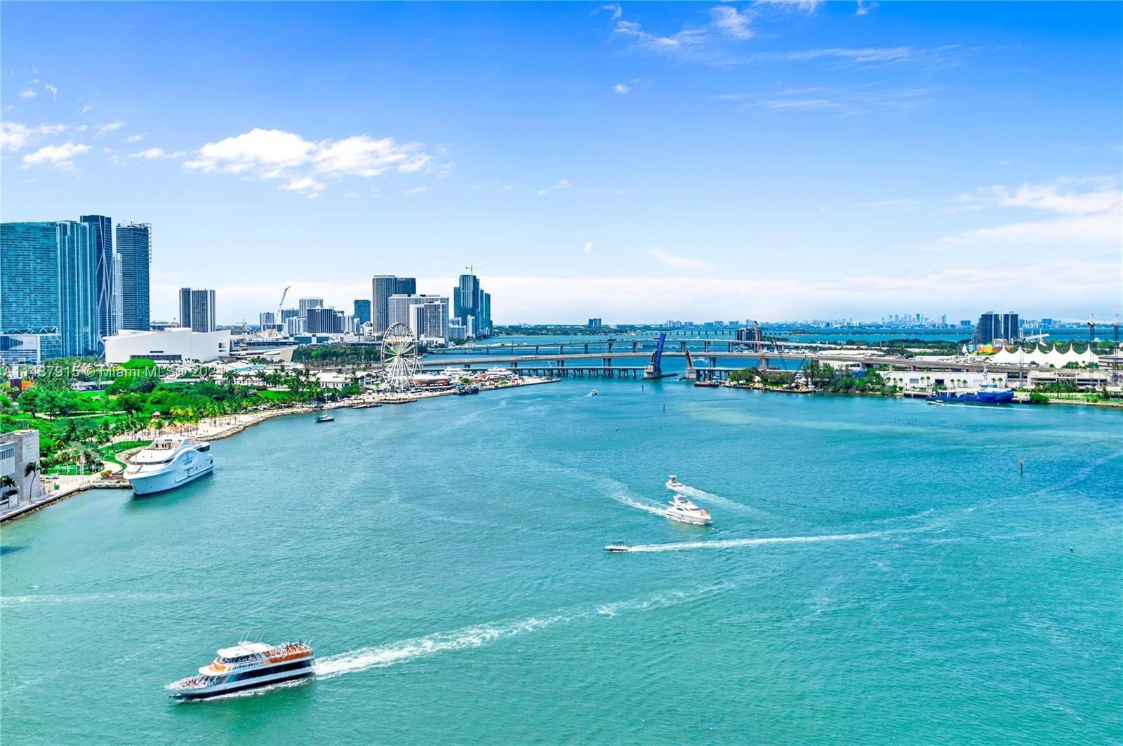 THREE TEQUESTA POINT COND - Residential