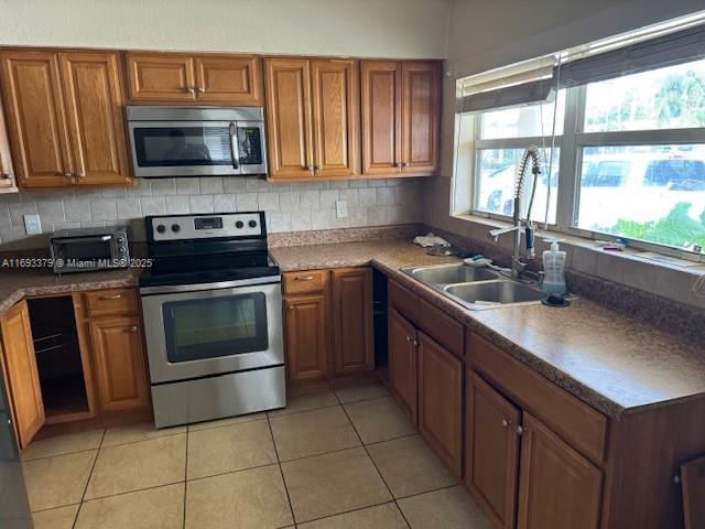 1433-1435 SE 2nd Ave