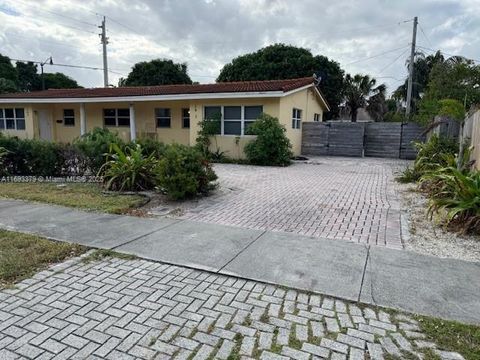 1433-1435 SE 2nd Ave Deerfield Beach FL 33441