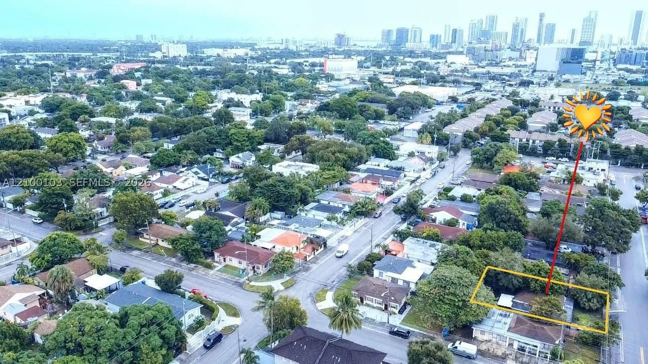 1085 NW 25th St
