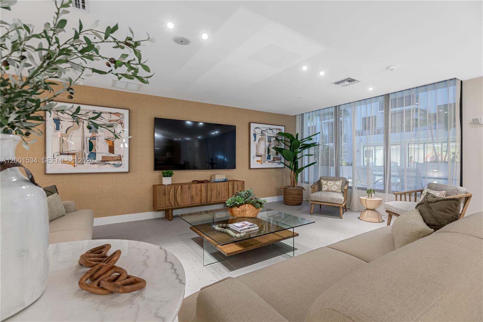 TOWN OF MODELO (DANIA) B- - Residential Lease