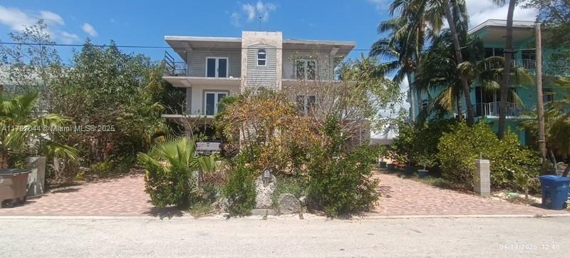 214 Hibiscus Ave, Key Largo, Monroe County, Florida - 5 Bedrooms  
4 Bathrooms - 