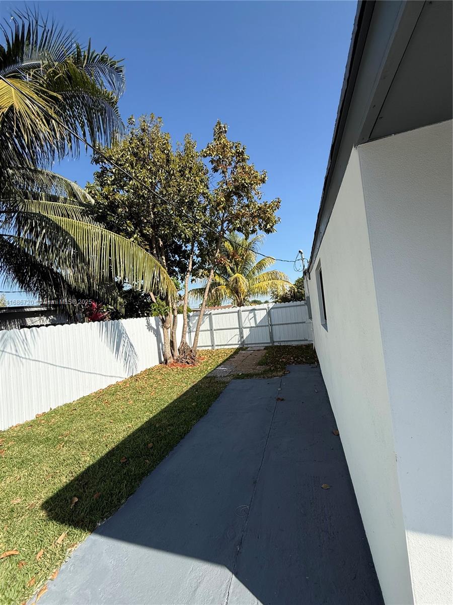 TROPICAL ESTATES 1ST ADDN - Residential