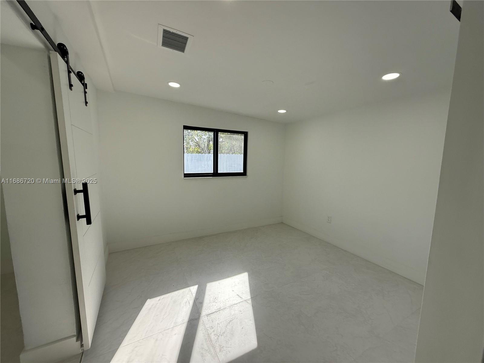 TROPICAL ESTATES 1ST ADDN - Residential
