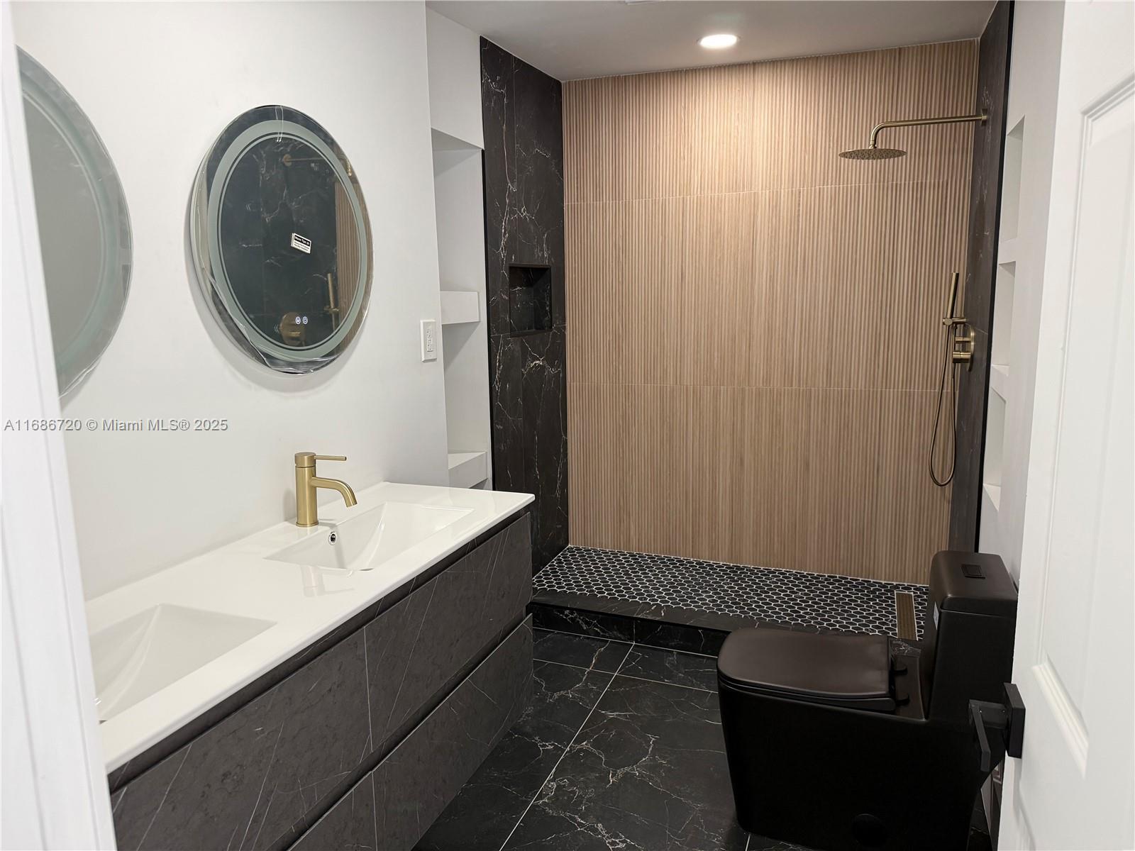 TROPICAL ESTATES 1ST ADDN - Residential