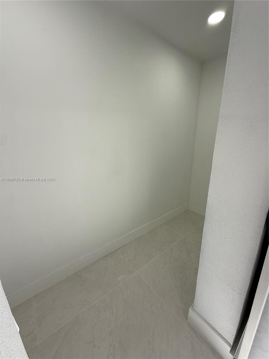 TROPICAL ESTATES 1ST ADDN - Residential