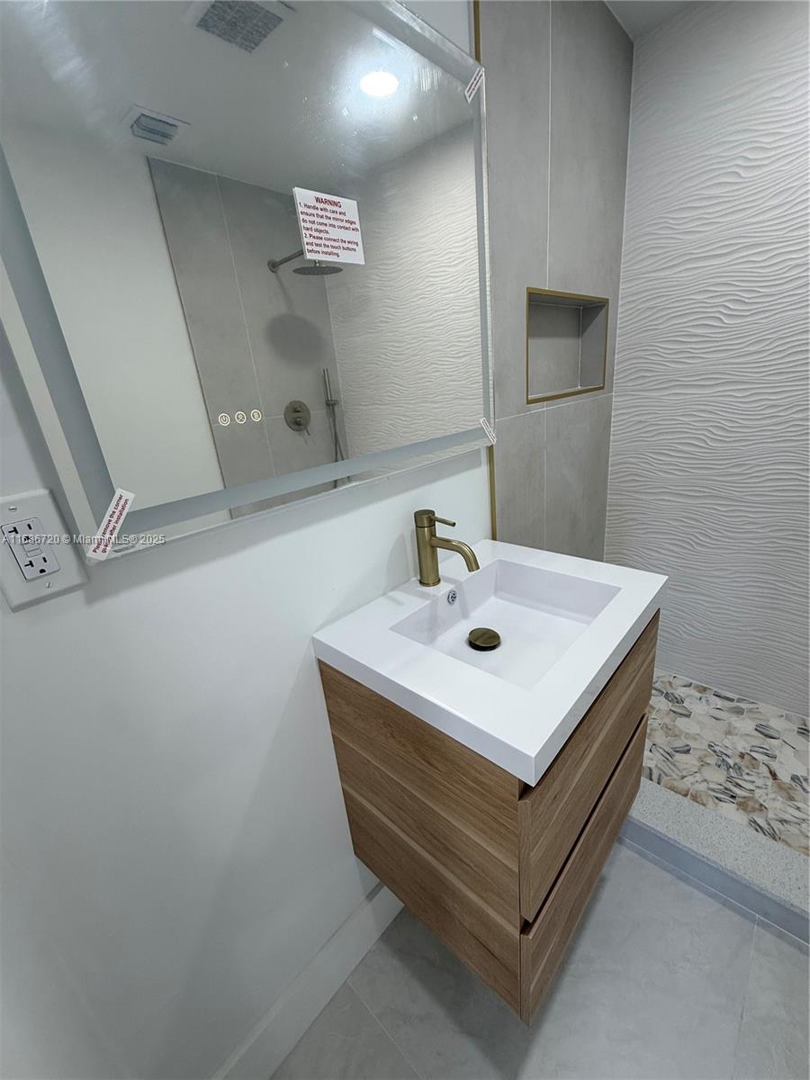 TROPICAL ESTATES 1ST ADDN - Residential