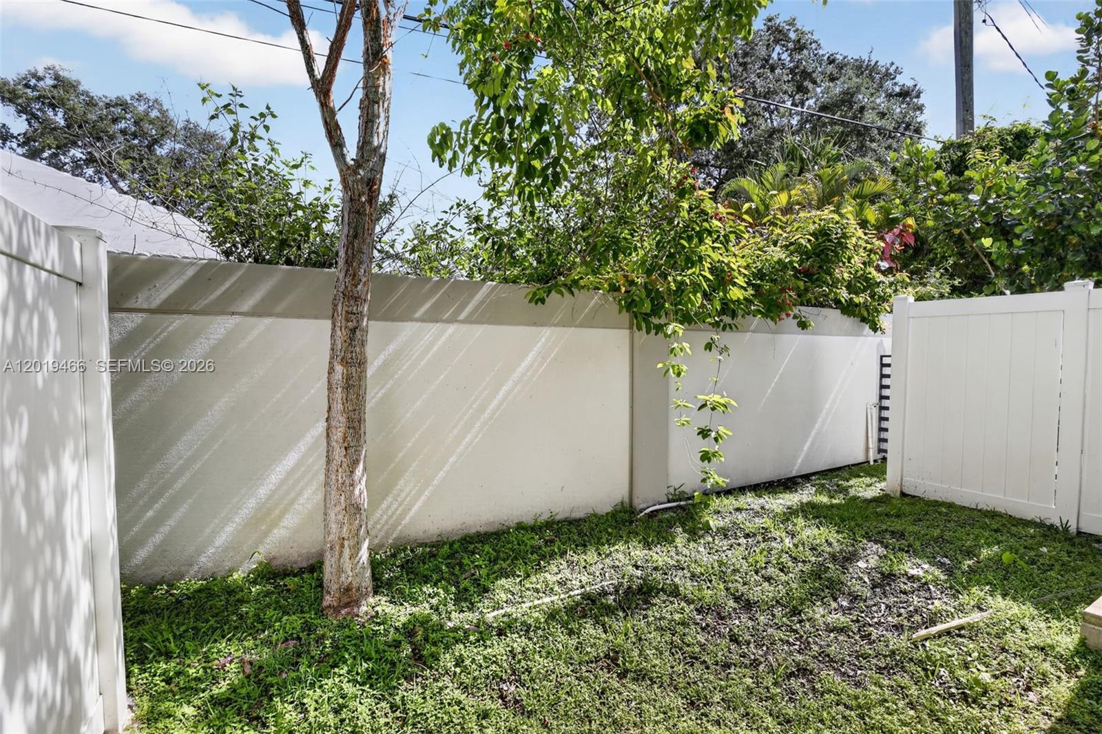 OAKS PLACE - Residential
