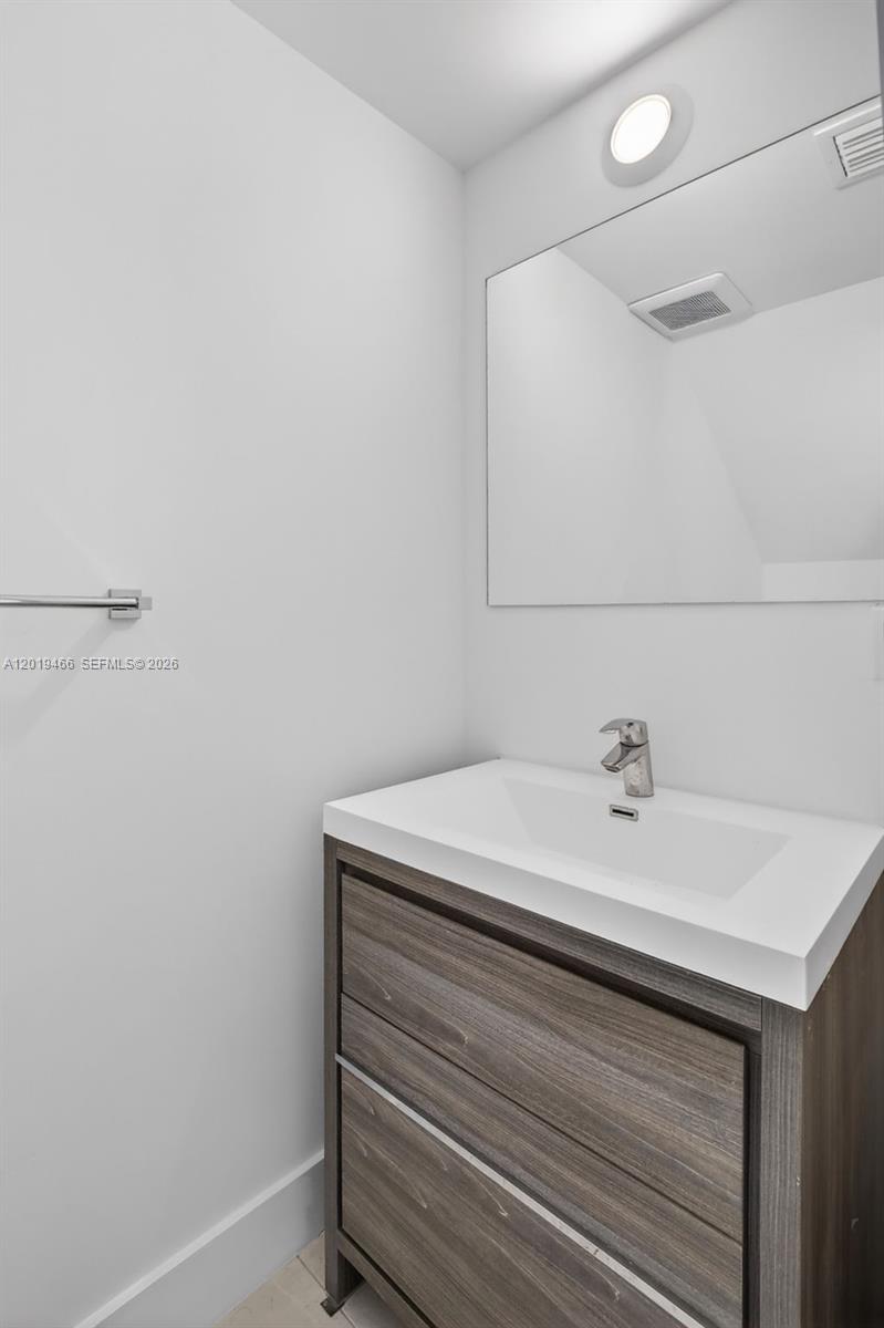 OAKS PLACE - Residential