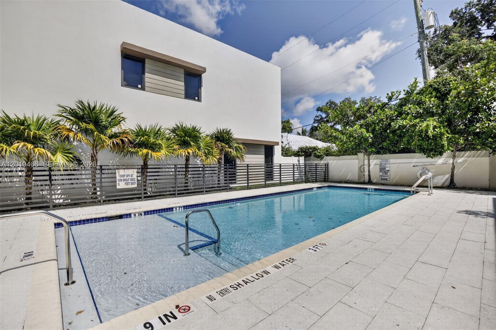 OAKS PLACE - Residential