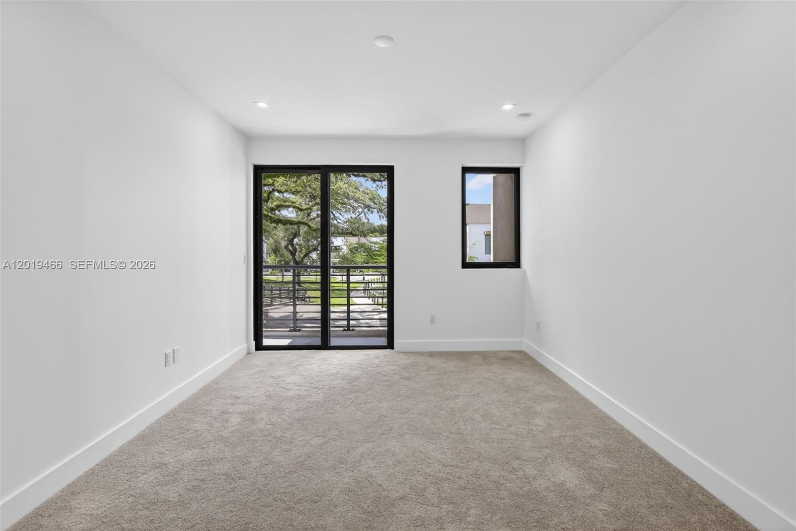 OAKS PLACE - Residential