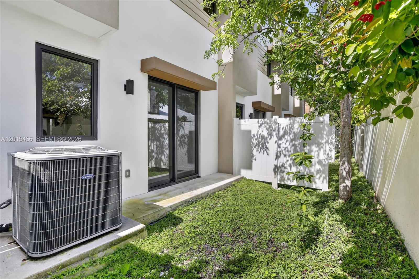 OAKS PLACE - Residential