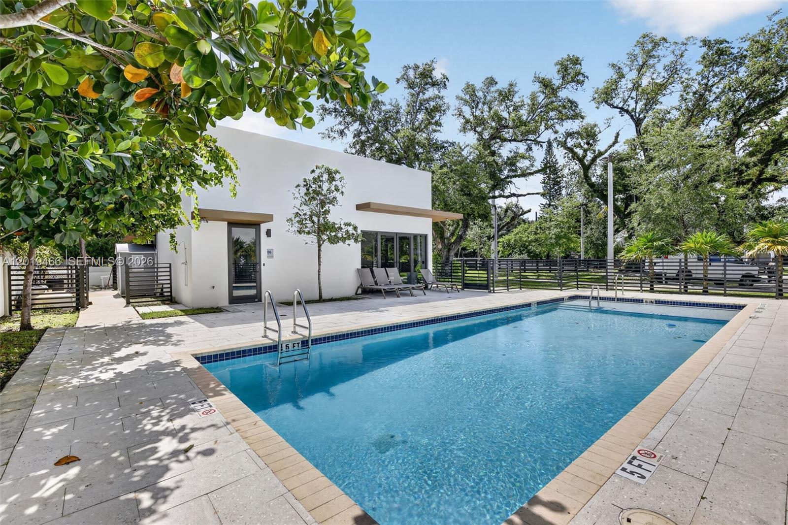 OAKS PLACE - Residential