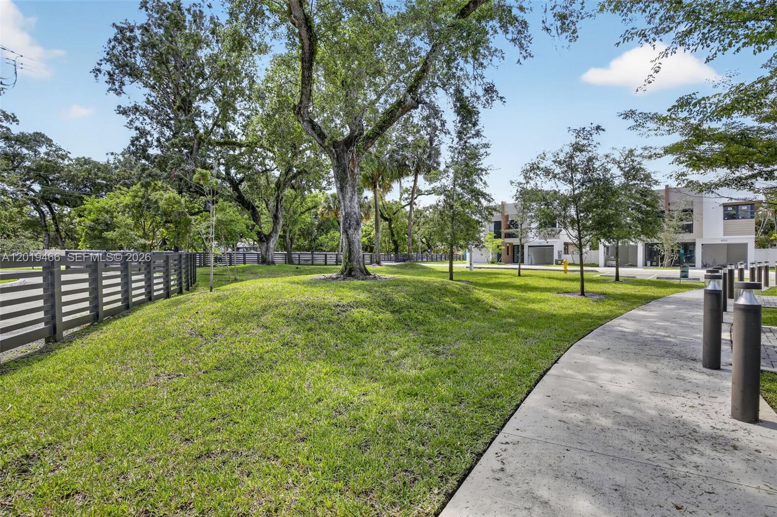 OAKS PLACE - Residential