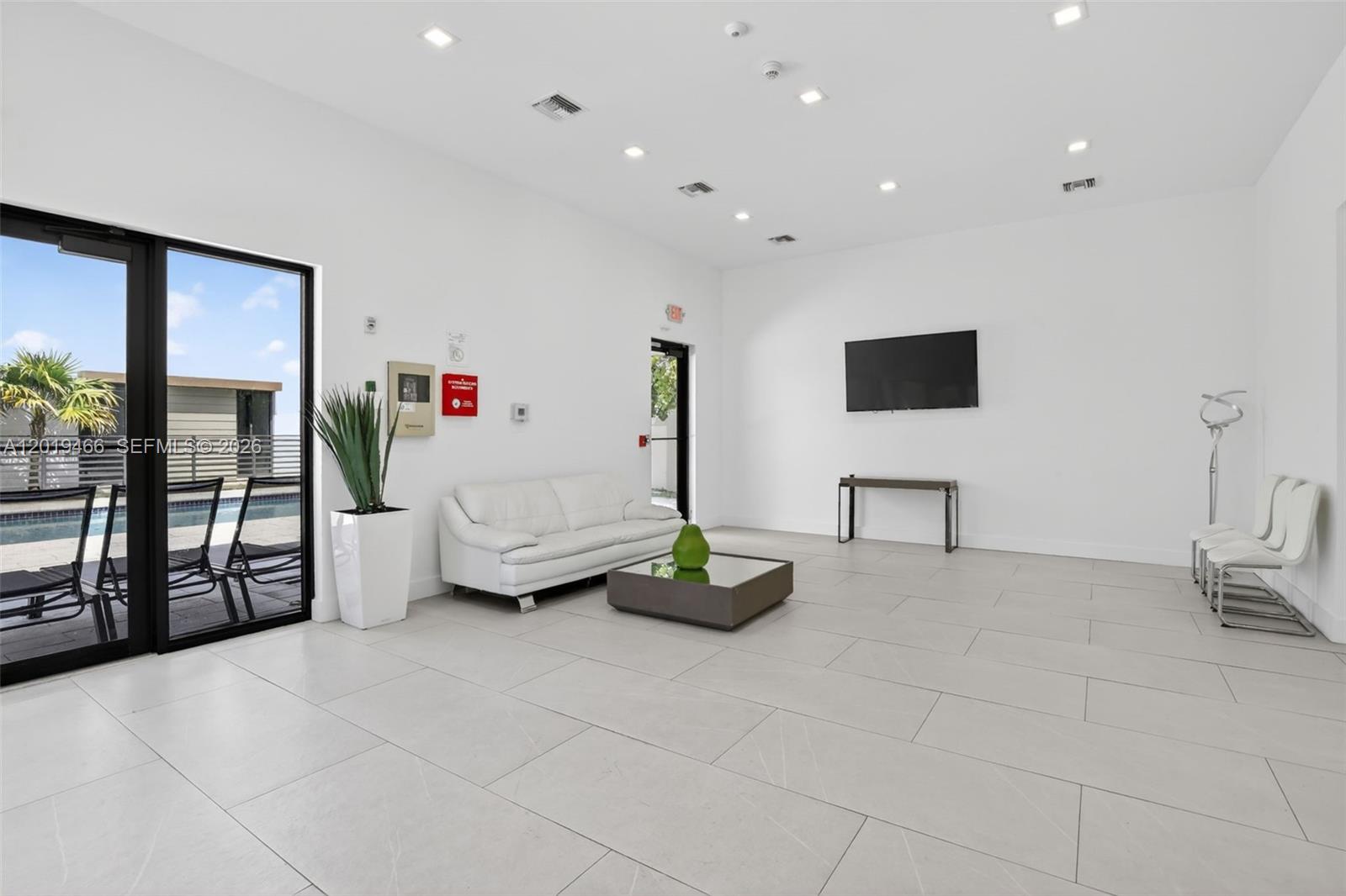 OAKS PLACE - Residential