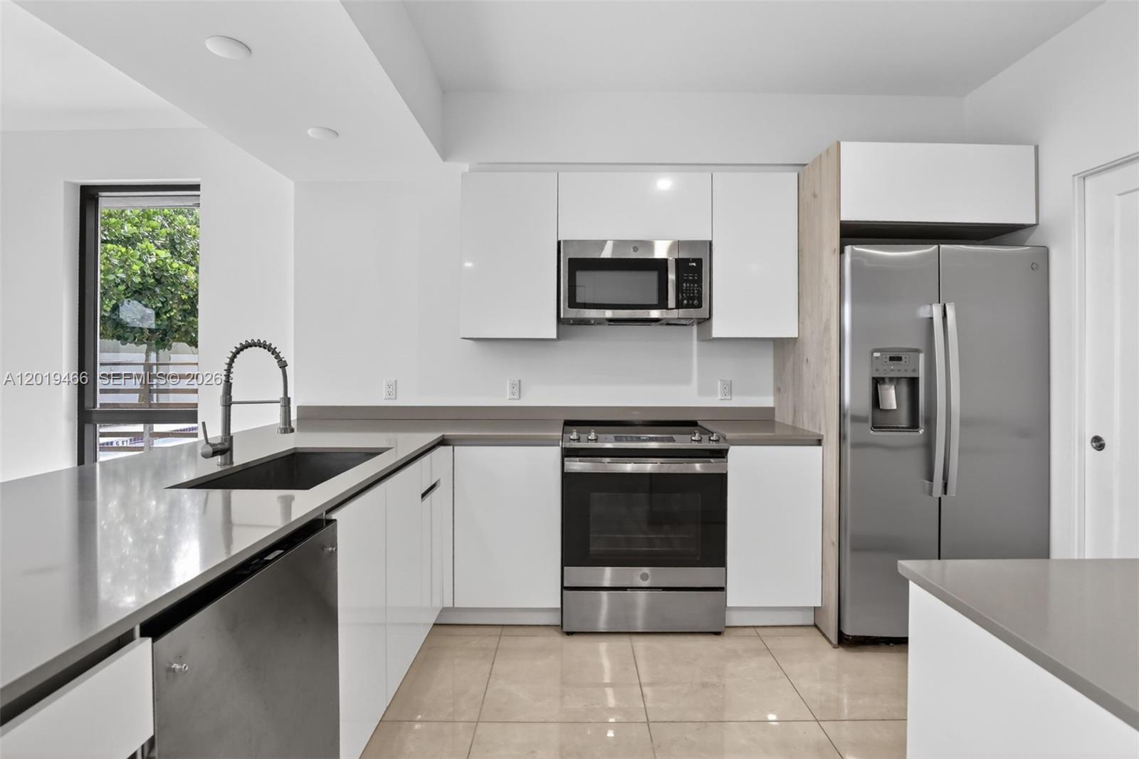 OAKS PLACE - Residential