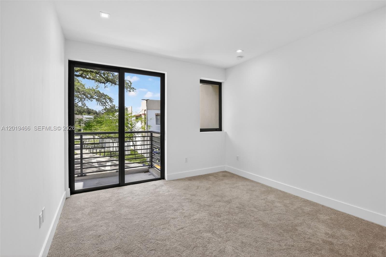 OAKS PLACE - Residential