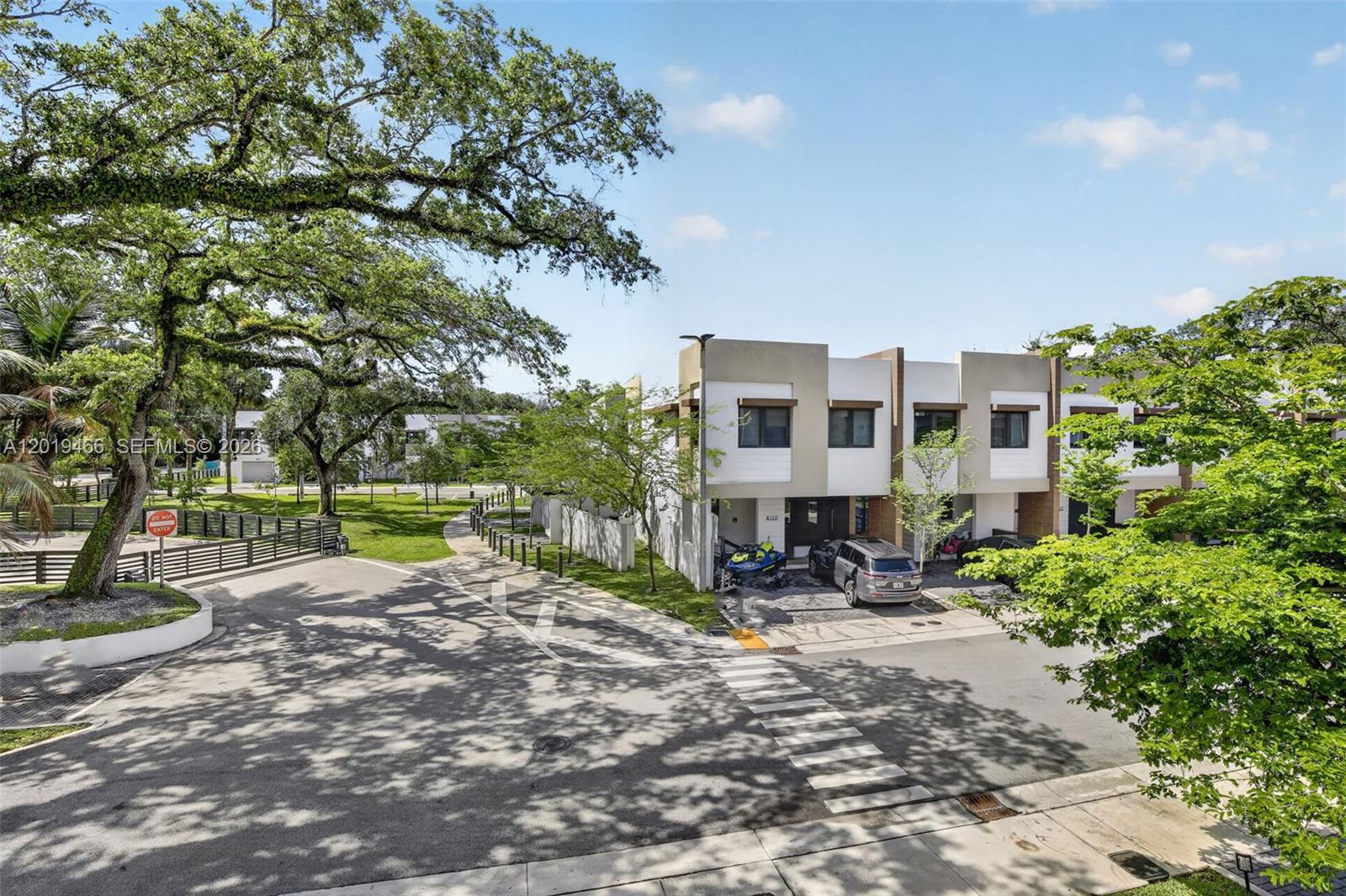OAKS PLACE - Residential