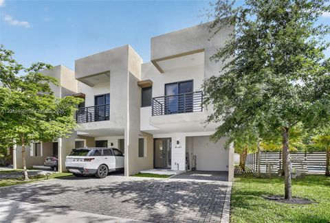 4101 N Oak Pl Dania Beach FL 33314