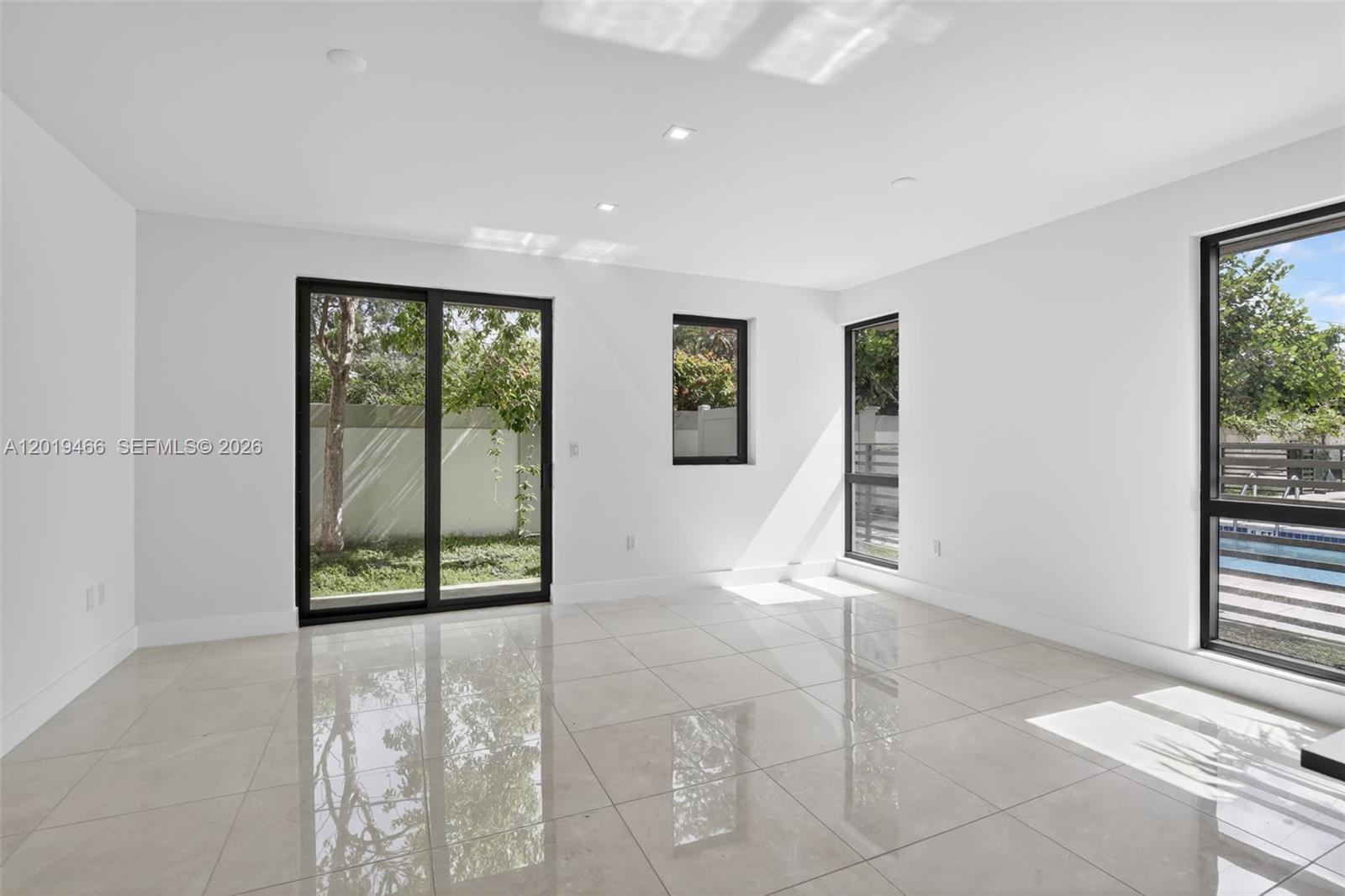 OAKS PLACE - Residential