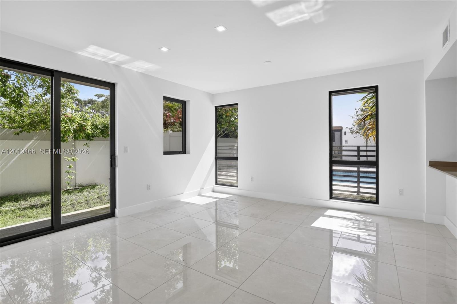 OAKS PLACE - Residential