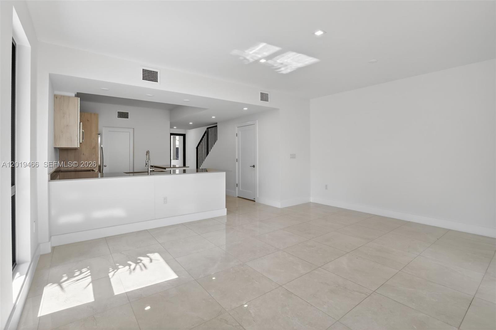 OAKS PLACE - Residential