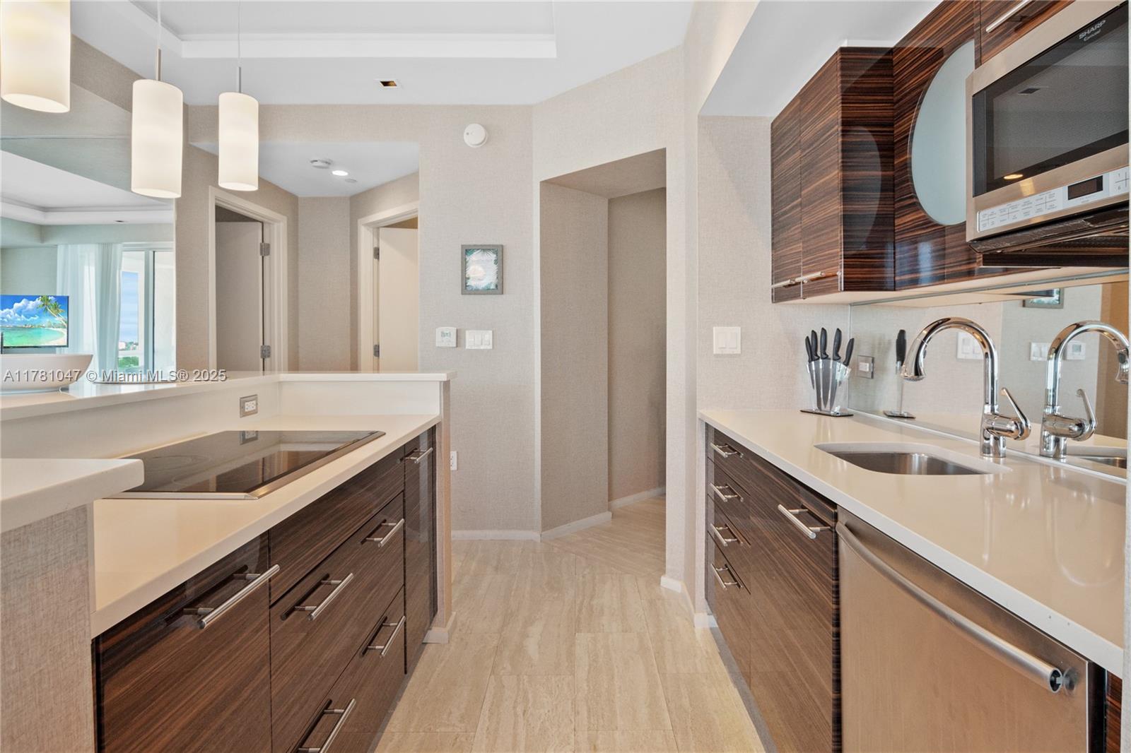 551 FLB CONDOMINIUM HOTEL - Residential