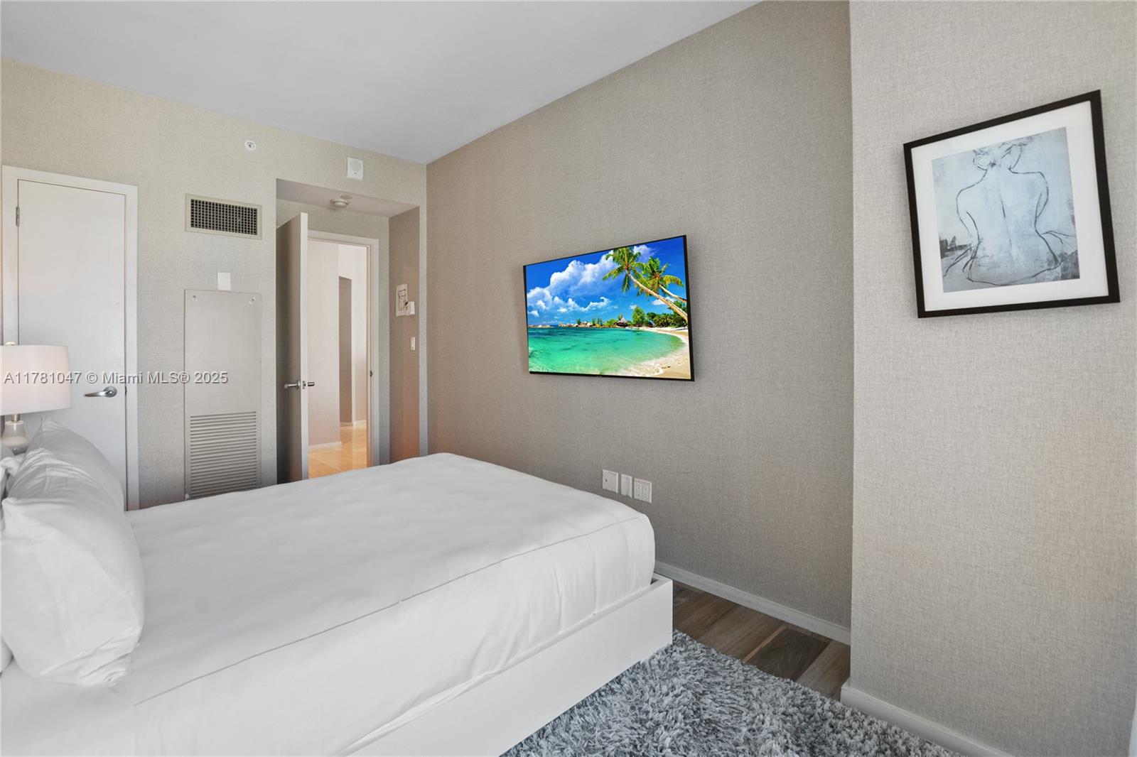551 FLB CONDOMINIUM HOTEL - Residential