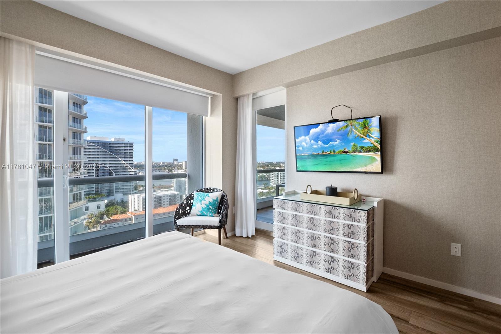 551 FLB CONDOMINIUM HOTEL - Residential