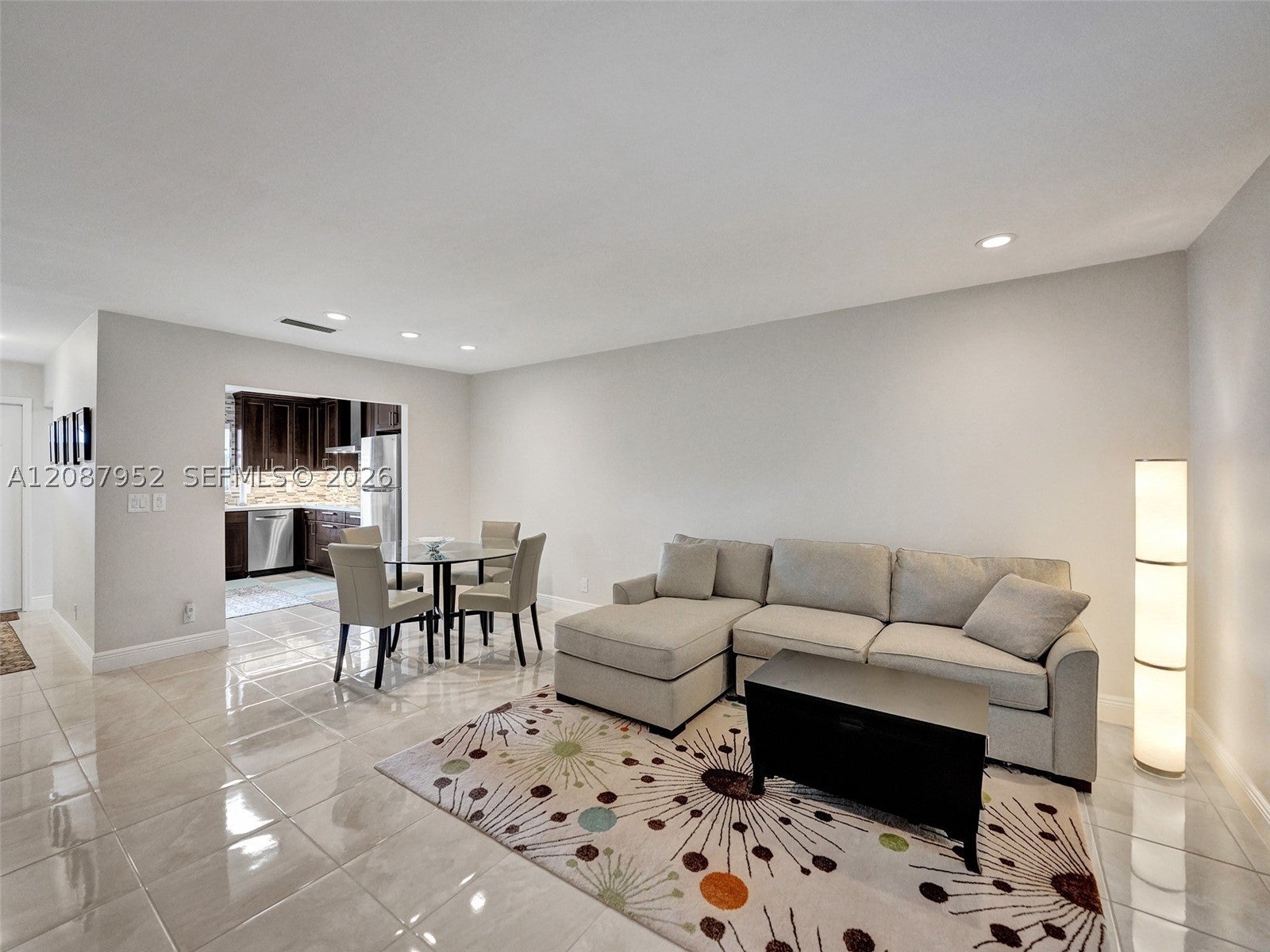 207 Cape Cod Cir 207