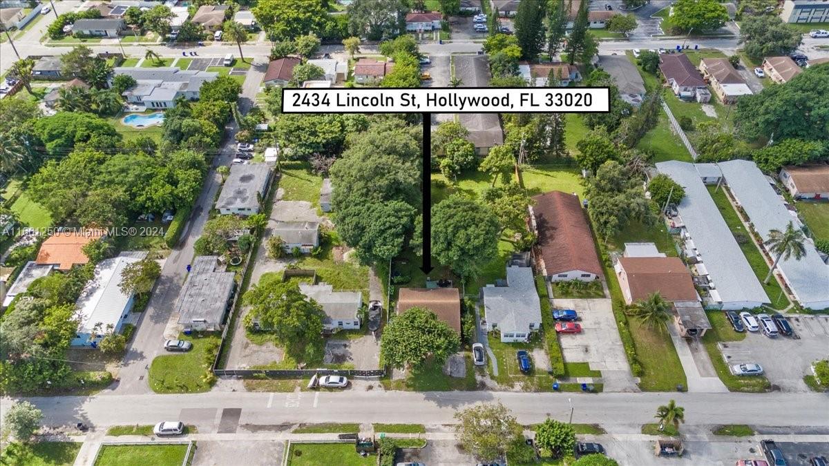 HOLLYWOOD LITTLE RANCHES - Residential