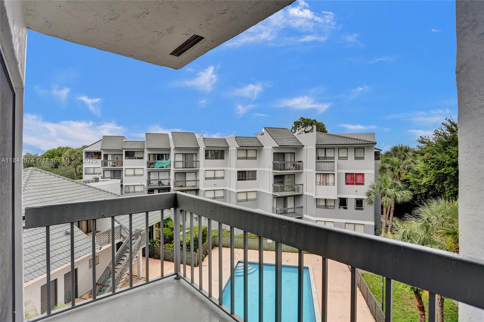 PRESIDENTIAL GOLFVIEW CON - Residential Lease