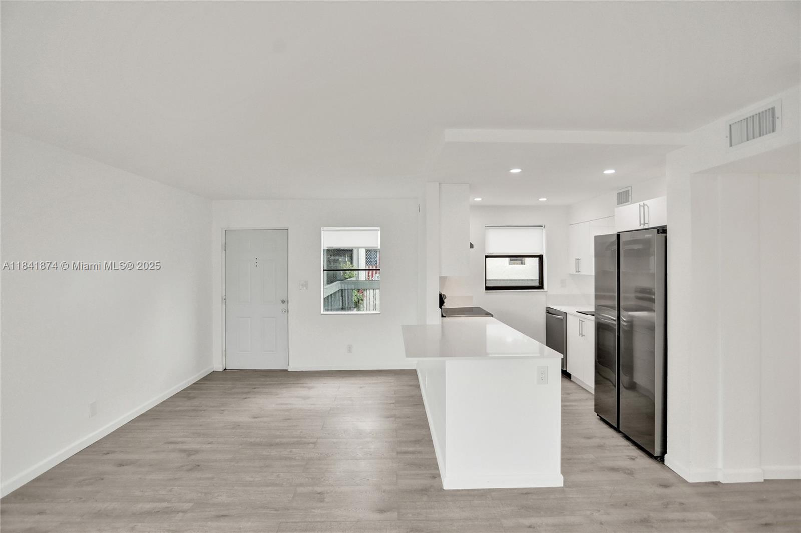 PRESIDENTIAL GOLFVIEW CON - Residential Lease