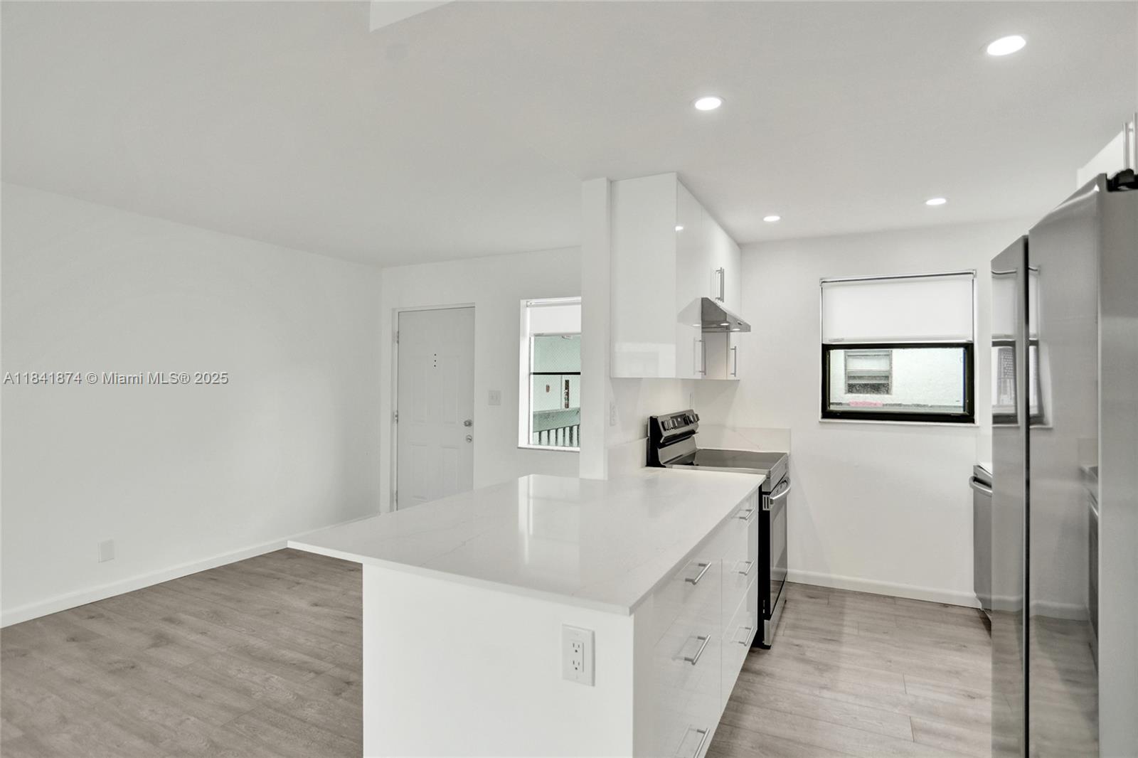 PRESIDENTIAL GOLFVIEW CON - Residential Lease
