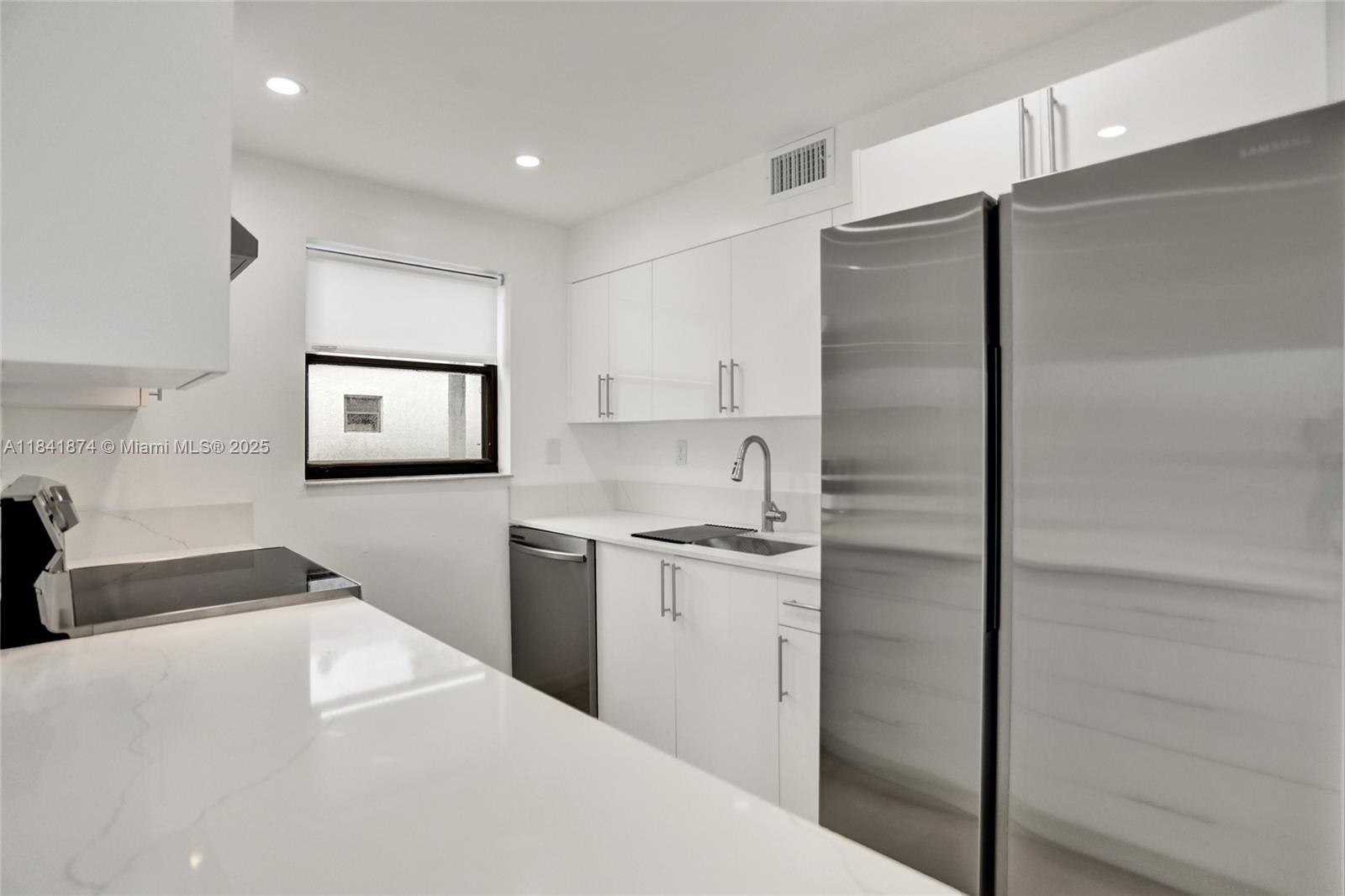 PRESIDENTIAL GOLFVIEW CON - Residential Lease