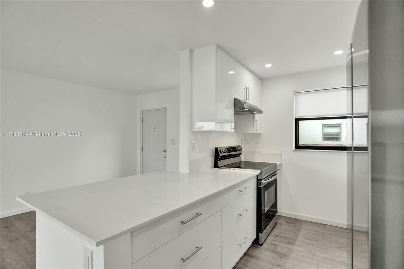 PRESIDENTIAL GOLFVIEW CON - Residential Lease