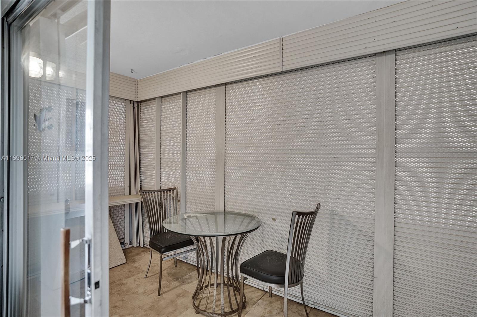 KINGS POINT BURGUNDY COND - Residential