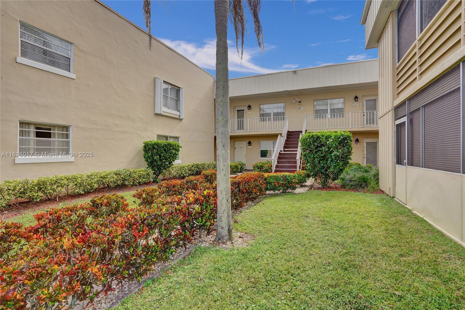 KINGS POINT BURGUNDY COND - Residential