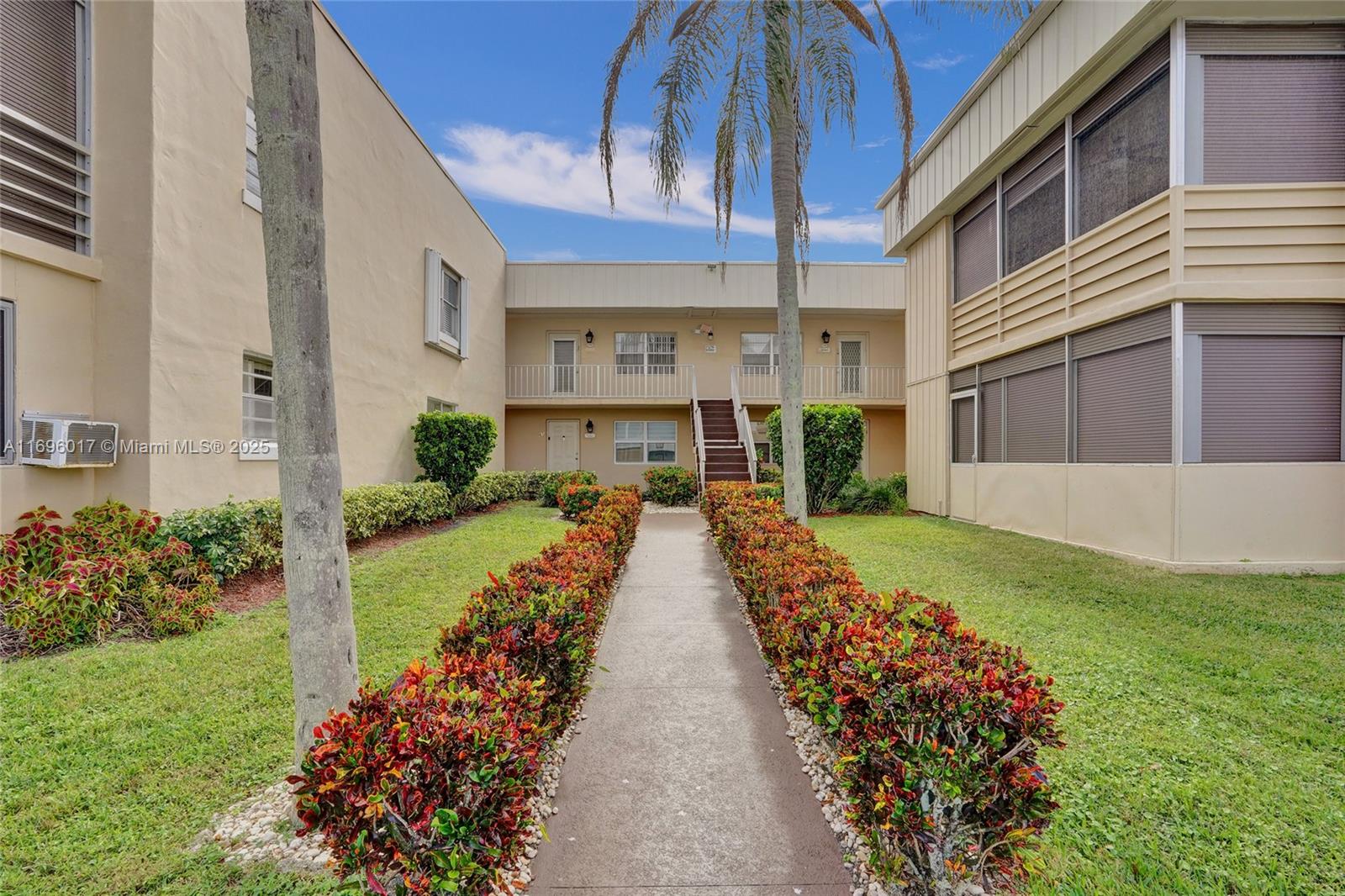 KINGS POINT BURGUNDY COND - Residential