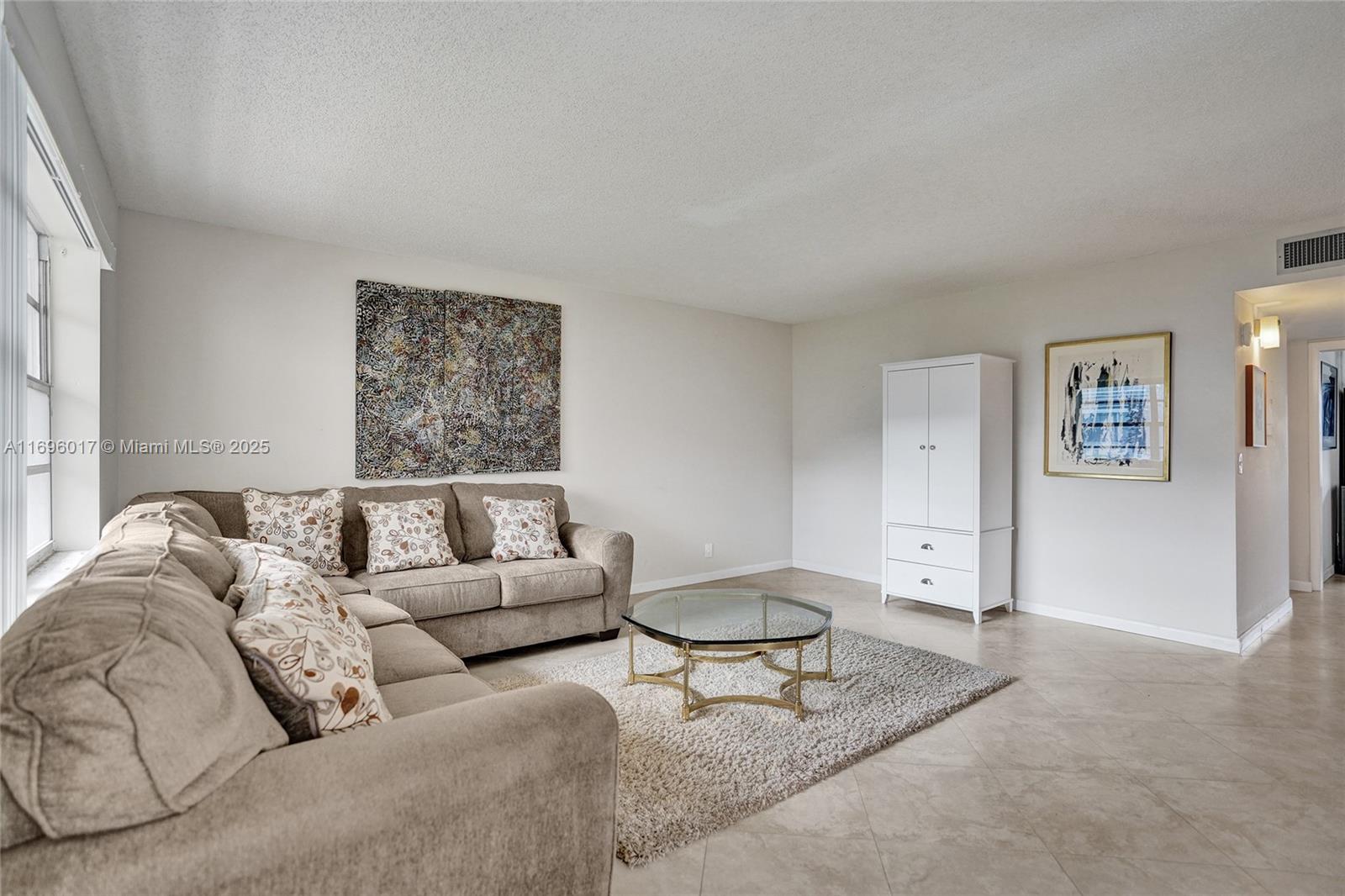 KINGS POINT BURGUNDY COND - Residential