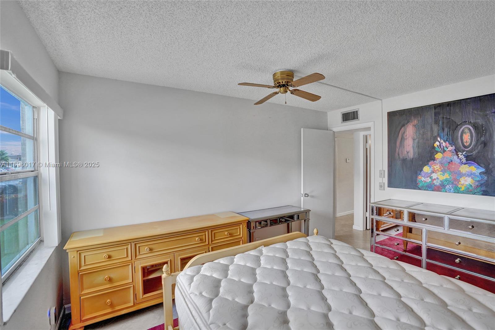 KINGS POINT BURGUNDY COND - Residential