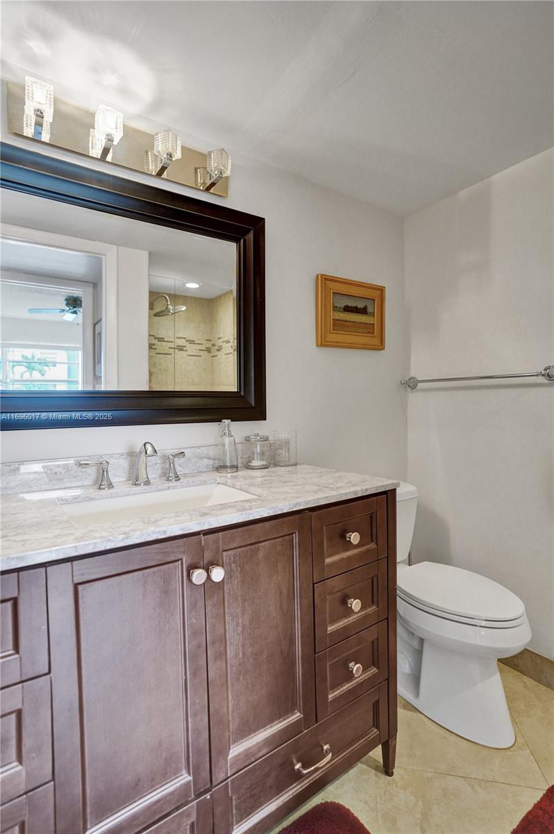KINGS POINT BURGUNDY COND - Residential