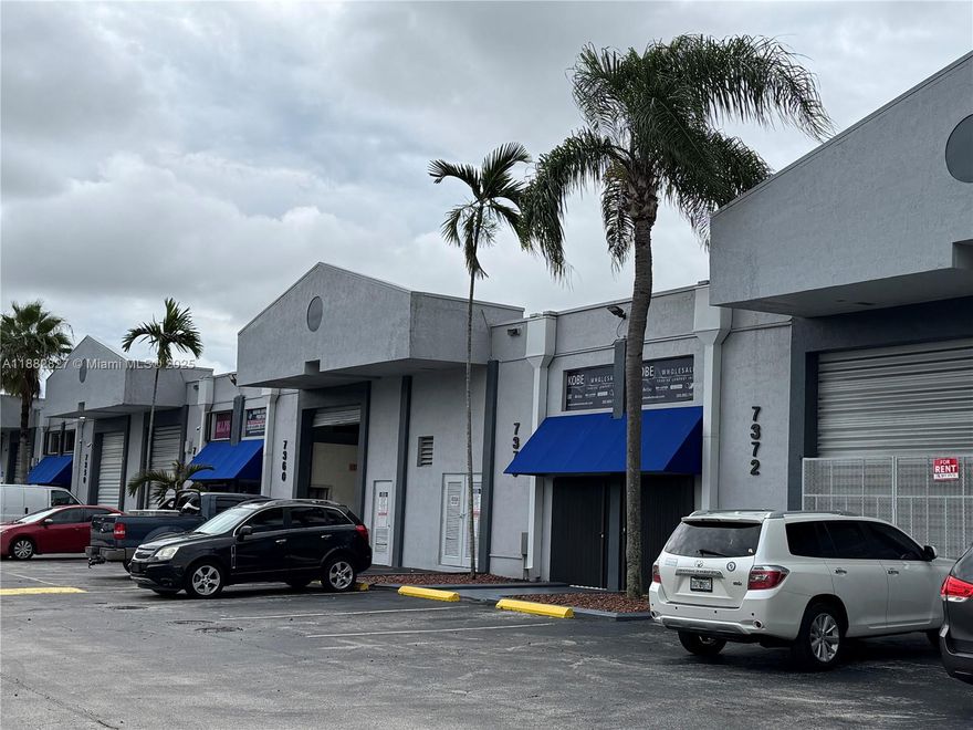 This spacious warehouse is located in Miami Air West. This unit offers 4,480 square feet of space and includes seven dedicated parking spots, along with existing racks. Please note that association approval is required for this unit. Schedule a viewing via showing time.