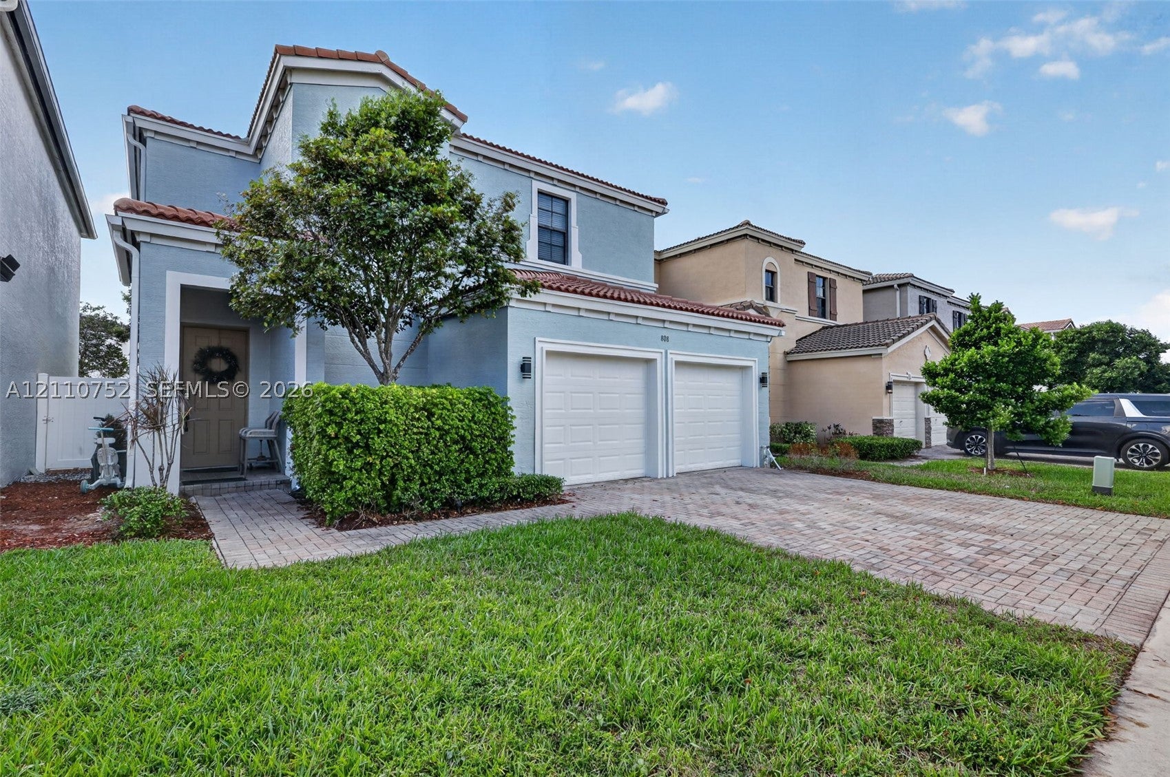 808 NE 191st St, Miami FL 33179