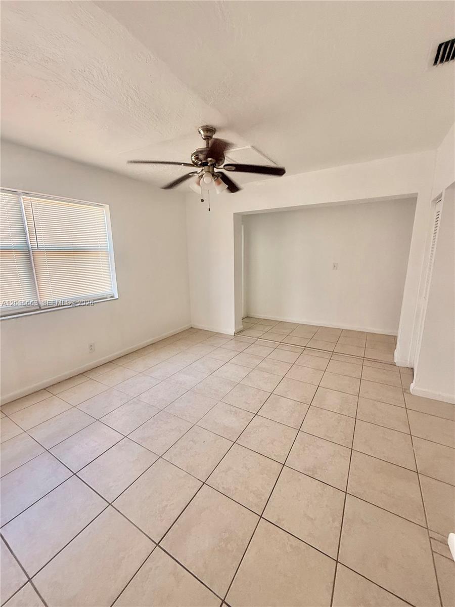 NORTH HOLLYWOOD - Residential Lease