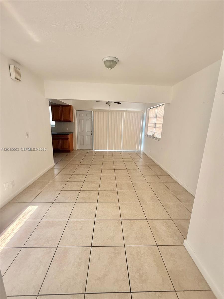 NORTH HOLLYWOOD - Residential Lease