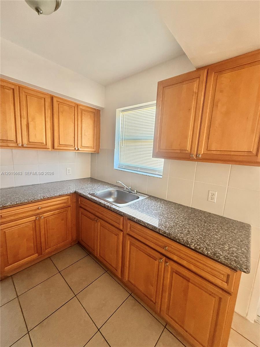 NORTH HOLLYWOOD - Residential Lease