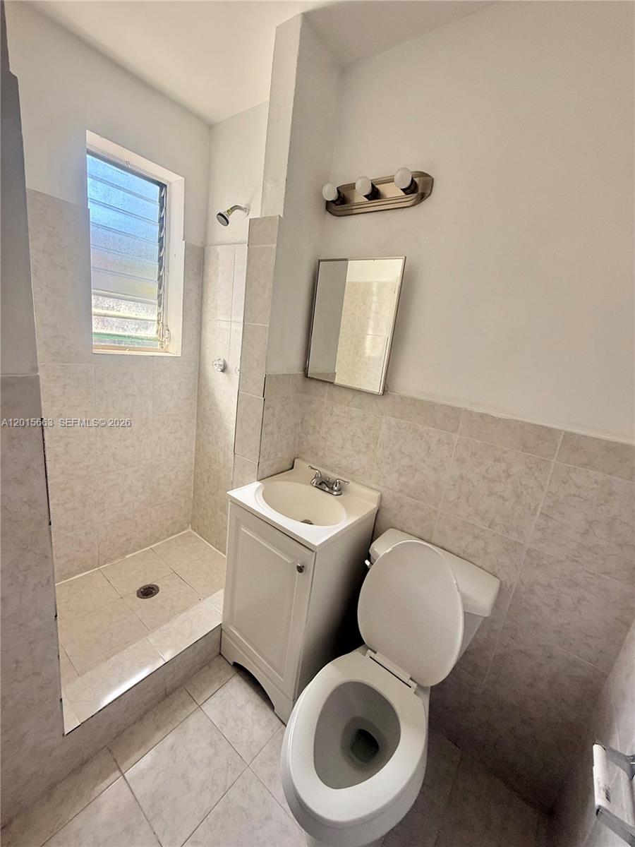 NORTH HOLLYWOOD - Residential Lease
